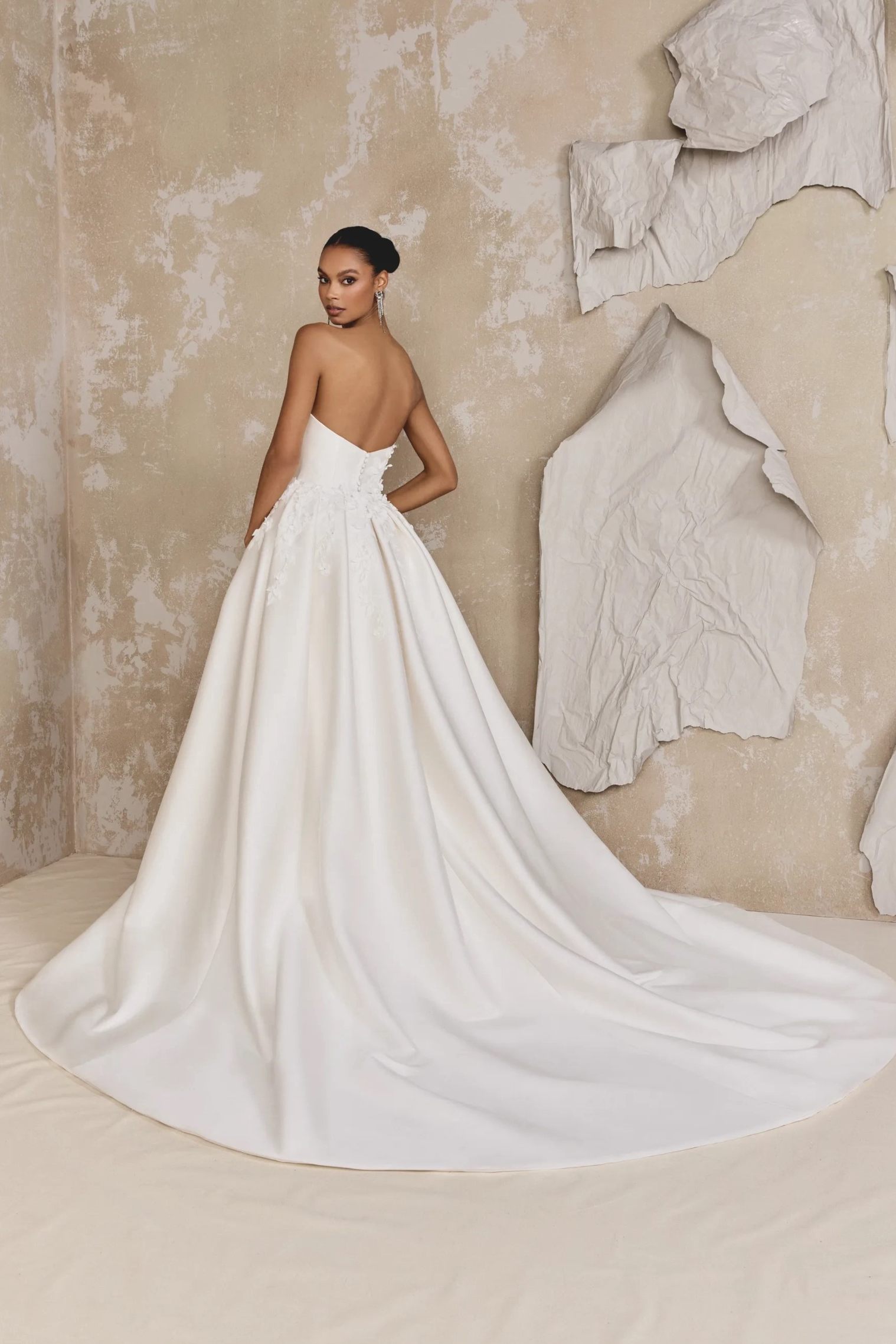 justin alexander dickinson wedding gown back